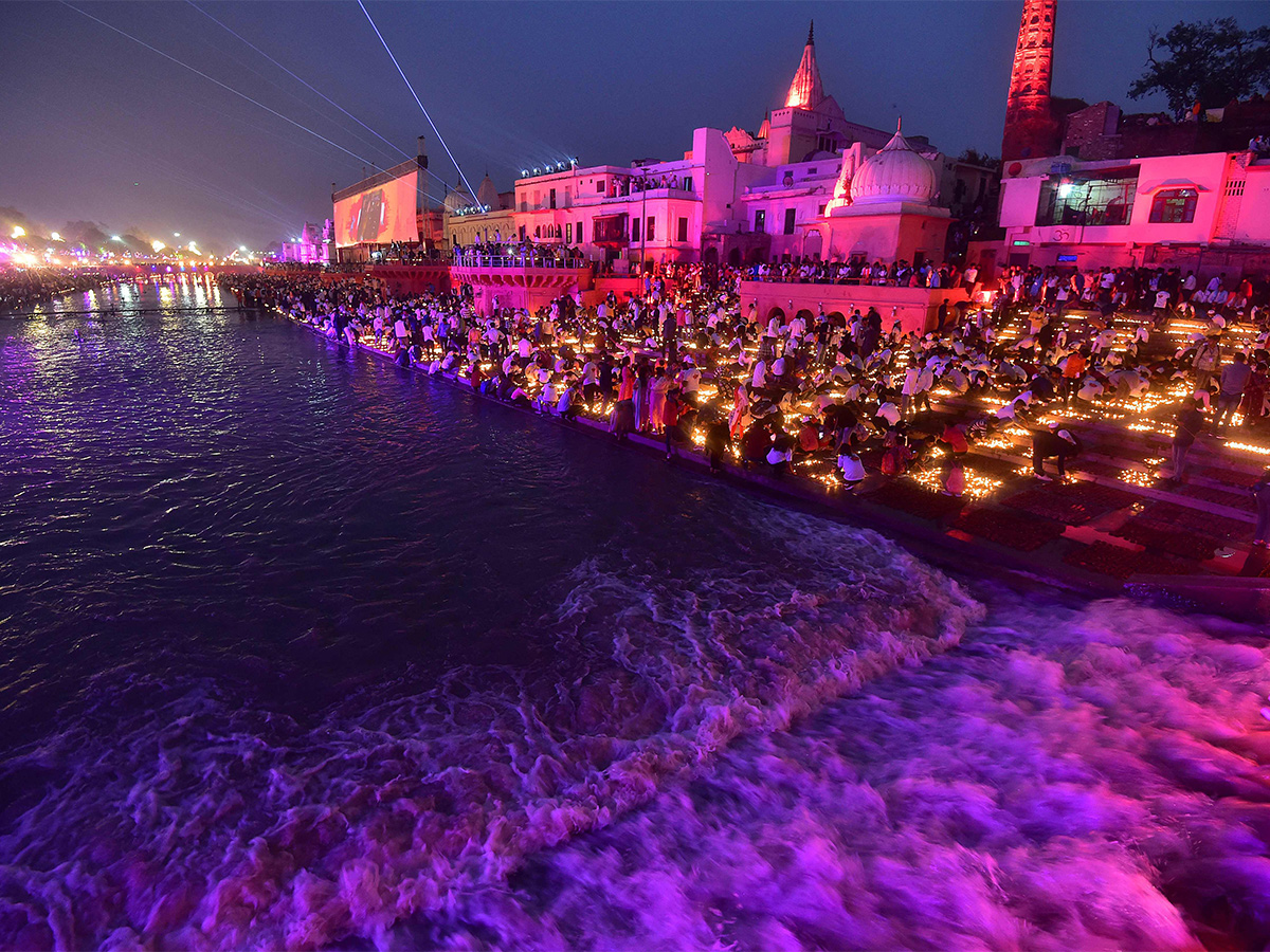 Hindu_20festival_20of_20Diwali_20in_20Ayodhya-6.jpg 5