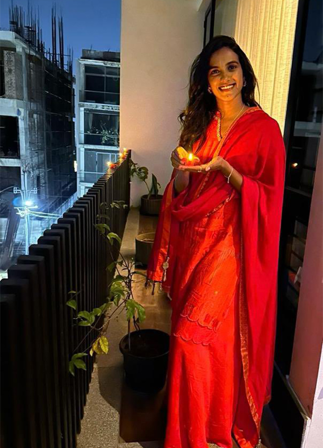 Movie_20Stars_20Participated_20In_20Diwali_20Celebrations-16.jpg 16