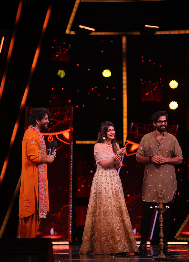 Movie_20Stars_20Participated_20In_20Diwali_20Celebrations-31.jpg 29