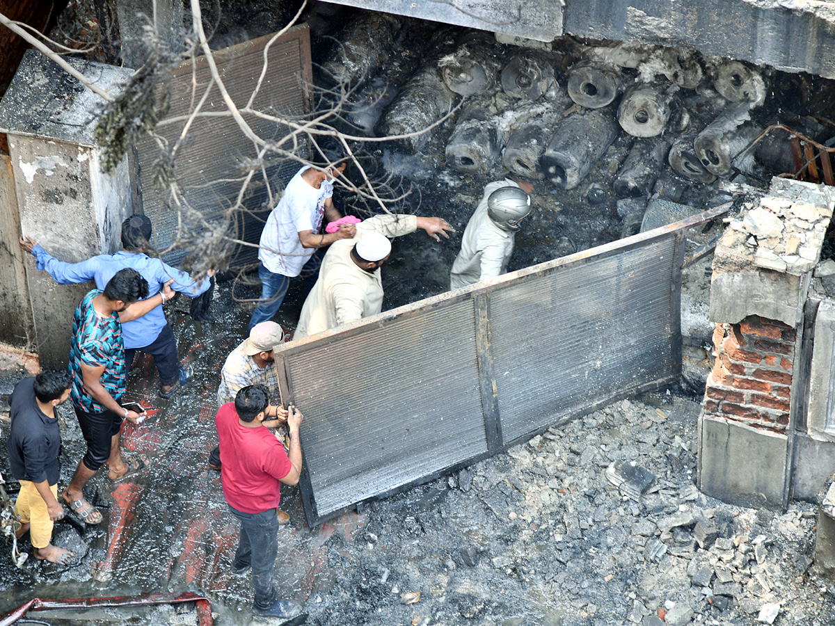 Nampally_20Fire_20Accident_20PHotos_10.jpg 11