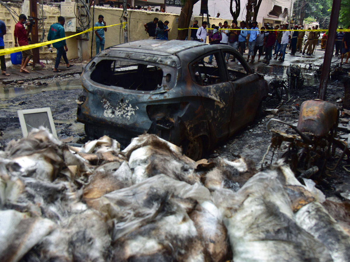 Nampally_20Fire_20Accident_20PHotos_12.jpg 13