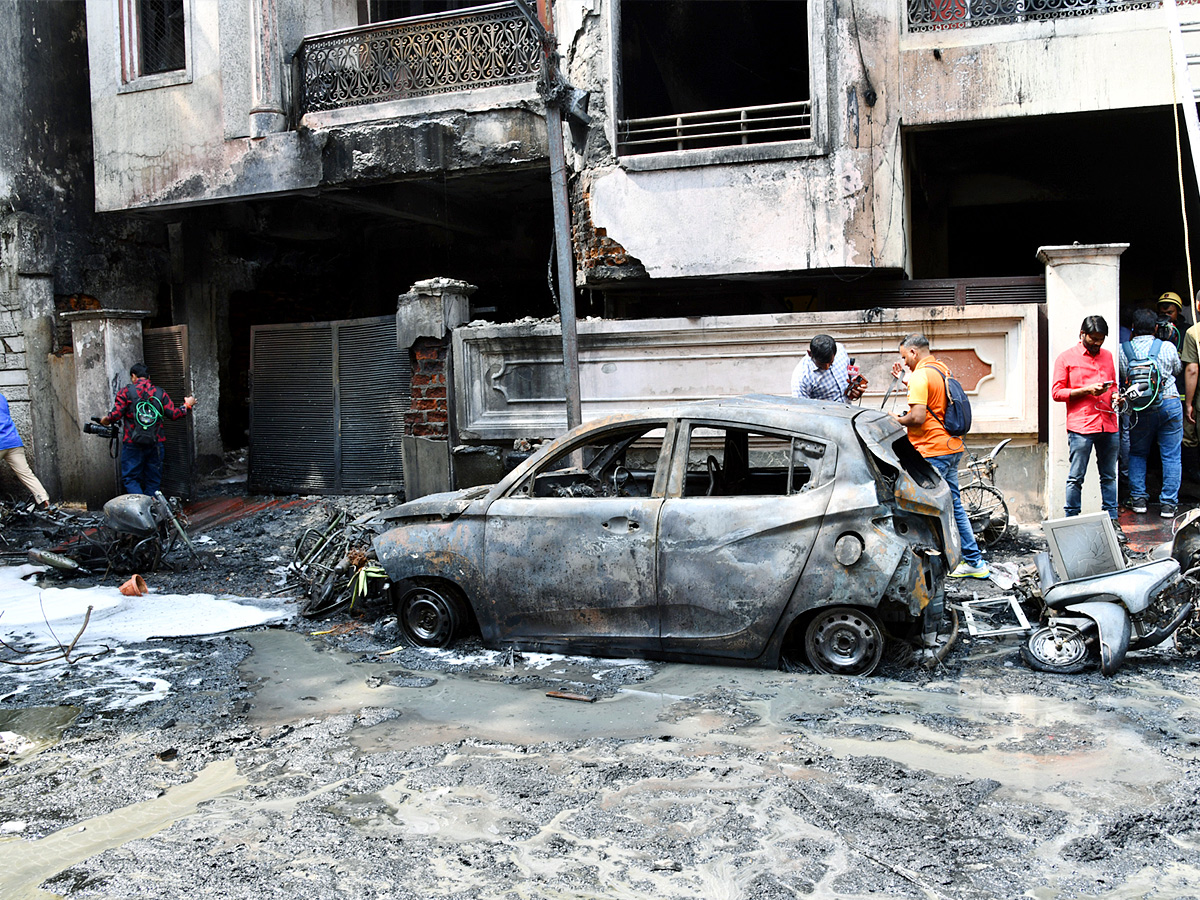 Nampally_20Fire_20Accident_20PHotos_3.jpg 4