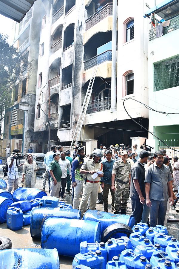 Nampally_20Fire_20Accident_20PHotos_5.jpg 6