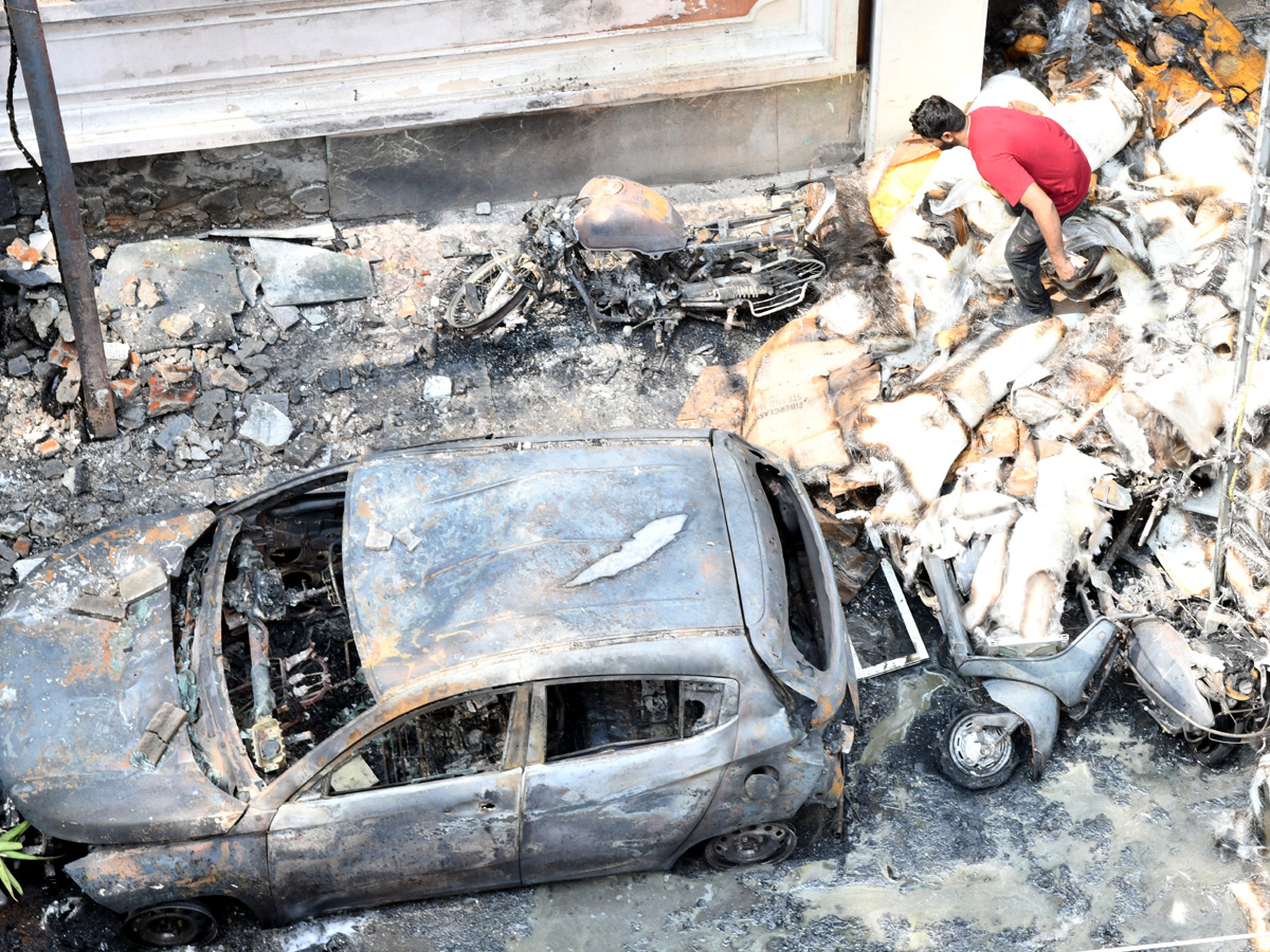 Nampally_20Fire_20Accident_20PHotos_9.jpg 10