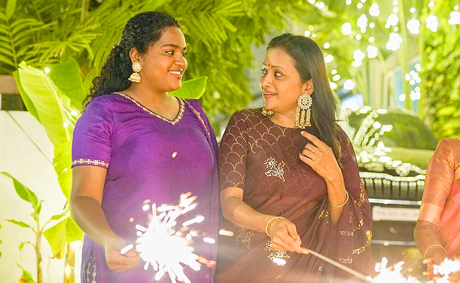 Anchor_20Suma_20Kanakala_20Diwali_20Celebration_20with_20her_20Family_20Photos_2.jpg 3