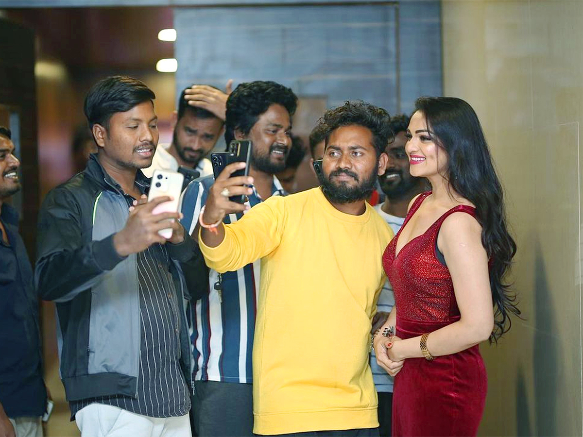 Aswini_20Sree_20in_20Bigg_20Boss_207_20Photos-1.jpg 1