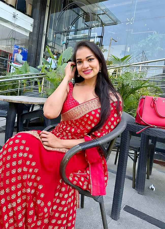 Aswini_20Sree_20in_20Bigg_20Boss_207_20Photos-12.jpg 12