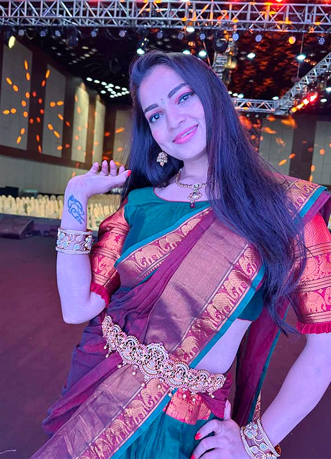 Aswini_20Sree_20in_20Bigg_20Boss_207_20Photos-15.jpg 15