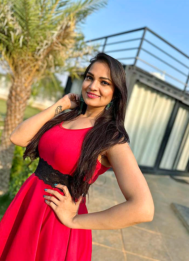 Aswini_20Sree_20in_20Bigg_20Boss_207_20Photos-16.jpg 16