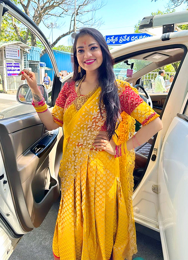 Aswini_20Sree_20in_20Bigg_20Boss_207_20Photos-7.jpg 7