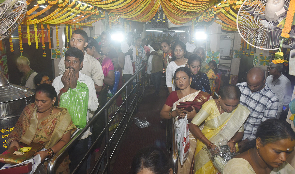 Vizianagaram_20Pydithalli_20Ammavari_20Sirimanotsavam-17.jpg 16