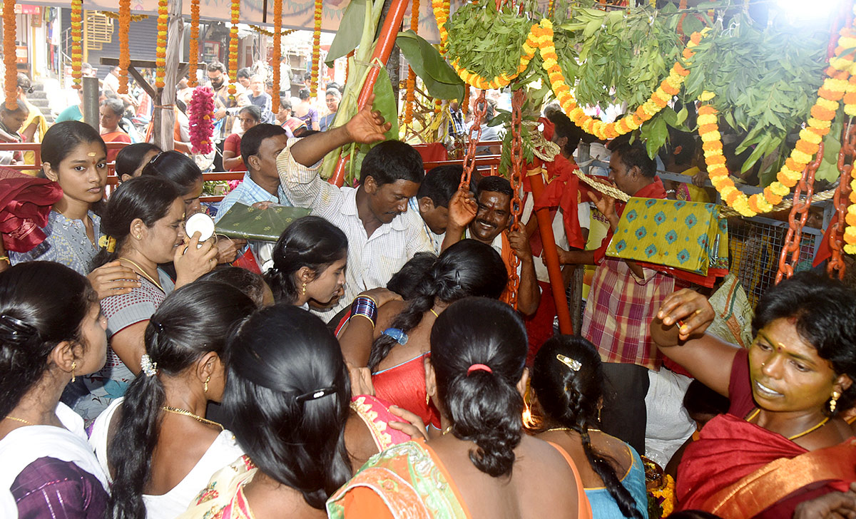 Vizianagaram_20Pydithalli_20Ammavari_20Sirimanotsavam-8.jpg 8
