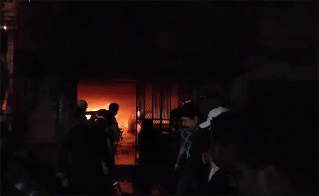 delhi-fire.jpg