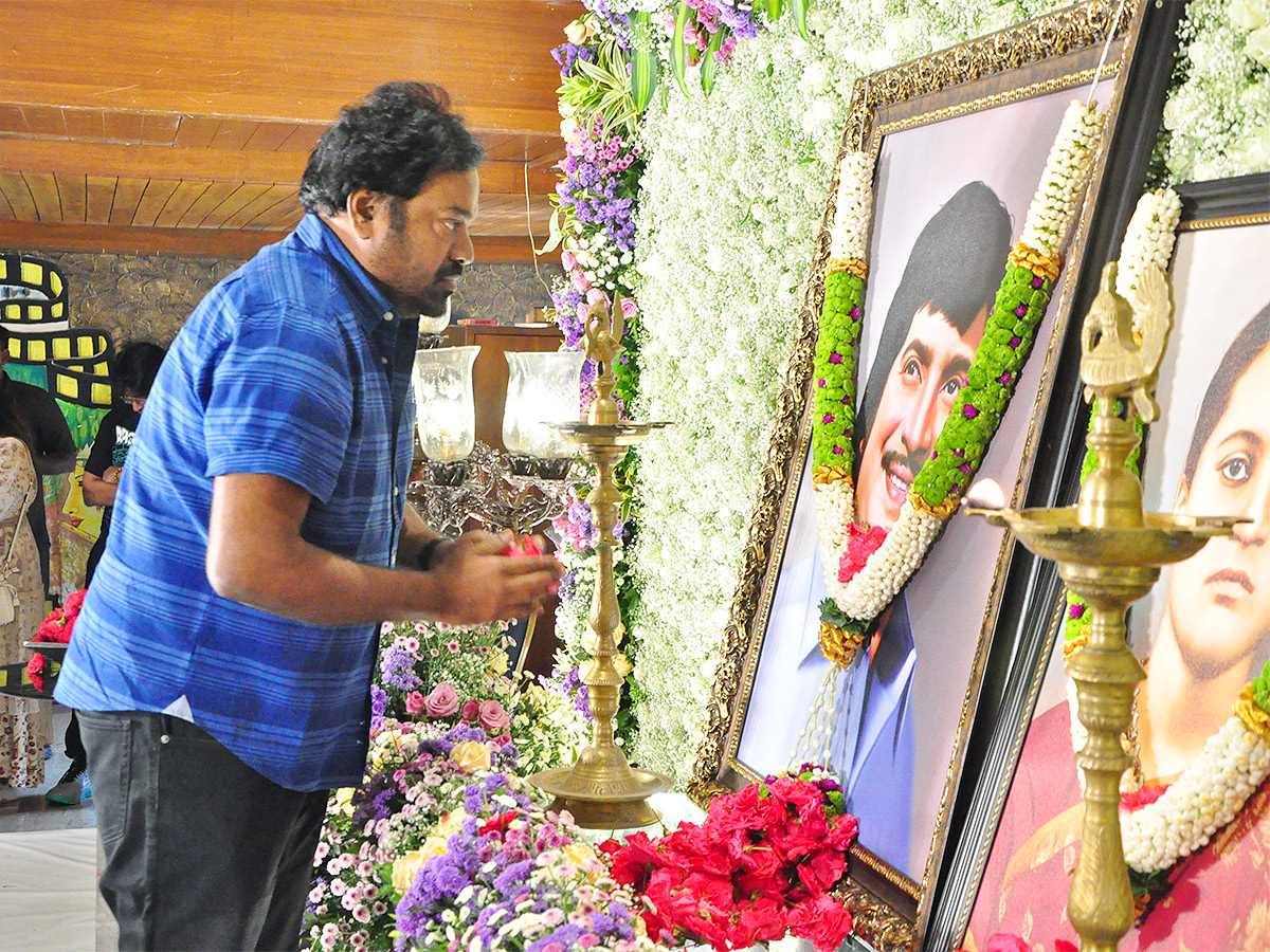 Krishna_201st_20Death_20Anniversary_20Pics-14.jpg 12