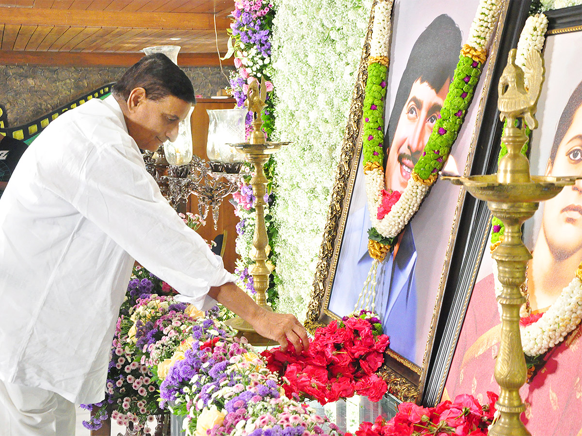 Krishna_201st_20Death_20Anniversary_20Pics-6.jpg 4