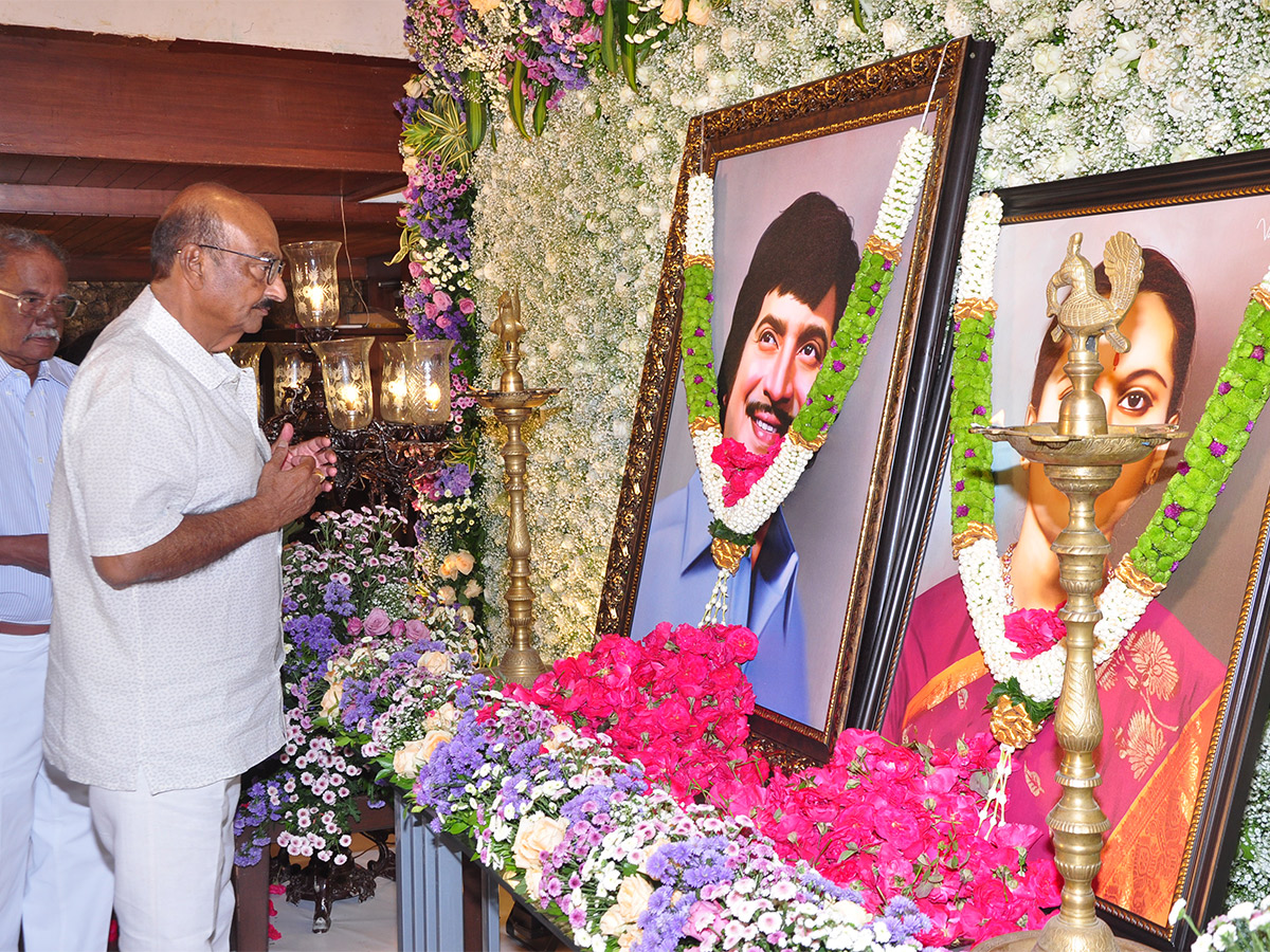 Krishna_201st_20Death_20Anniversary_20Pics-7.jpg 5