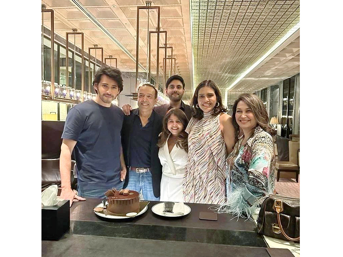 Mahesh_20Babu_20Wife_20Namrata_20in_20Birthday_20Party_20PHotos_1.jpg 2
