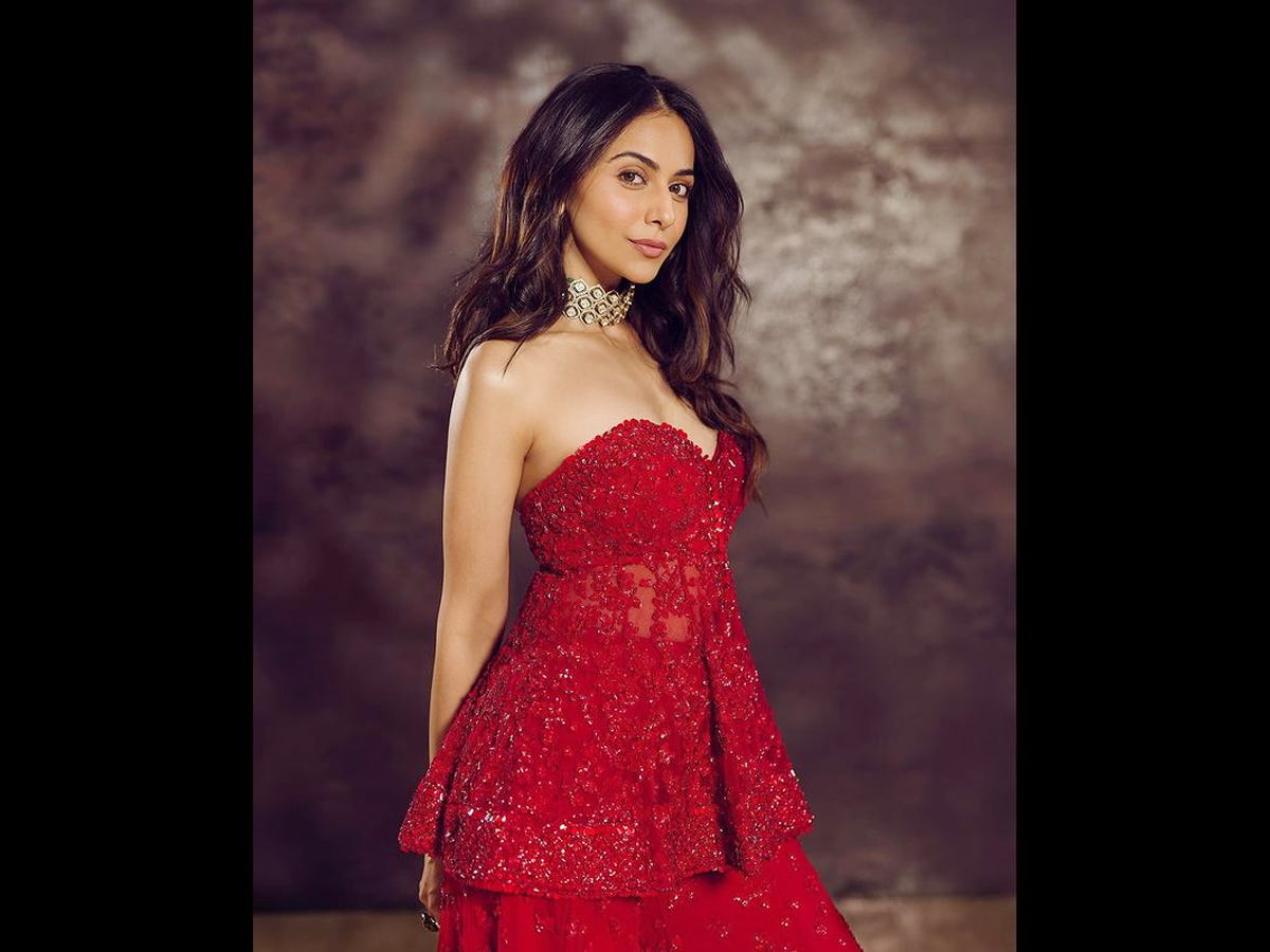 Rakul-Preet-red-dress-pics.jpg 11