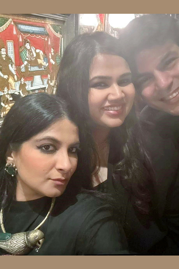 Sonam_20Kapoor_20And_20Anand_20Ahuja_20Host_20A_20Welcome_20Party_20For_20David_20Beckham_20Phtoos_1.jpg 2