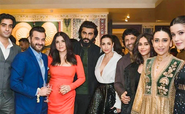 Sonam_20Kapoor_20And_20Anand_20Ahuja_20Host_20A_20Welcome_20Party_20For_20David_20Beckham_20Phtoos_6.jpg 7