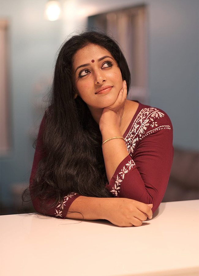 Actress_20Anu_20Sithara_20HD_20Images-20.jpg 19