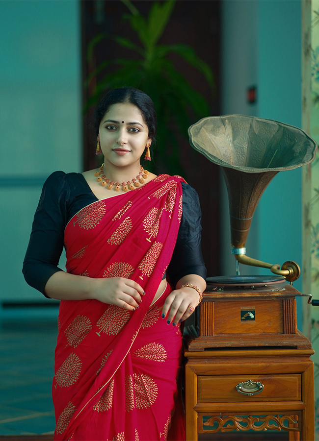 Actress_20Anu_20Sithara_20HD_20Images-22.jpg 21
