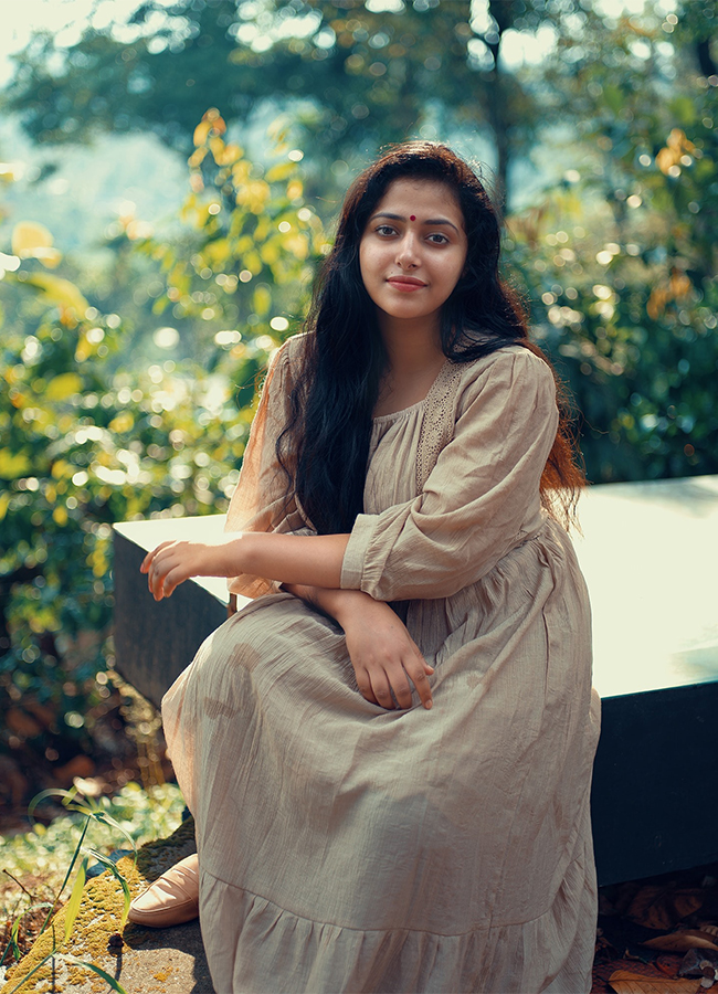 Actress_20Anu_20Sithara_20HD_20Images-24.jpg 23
