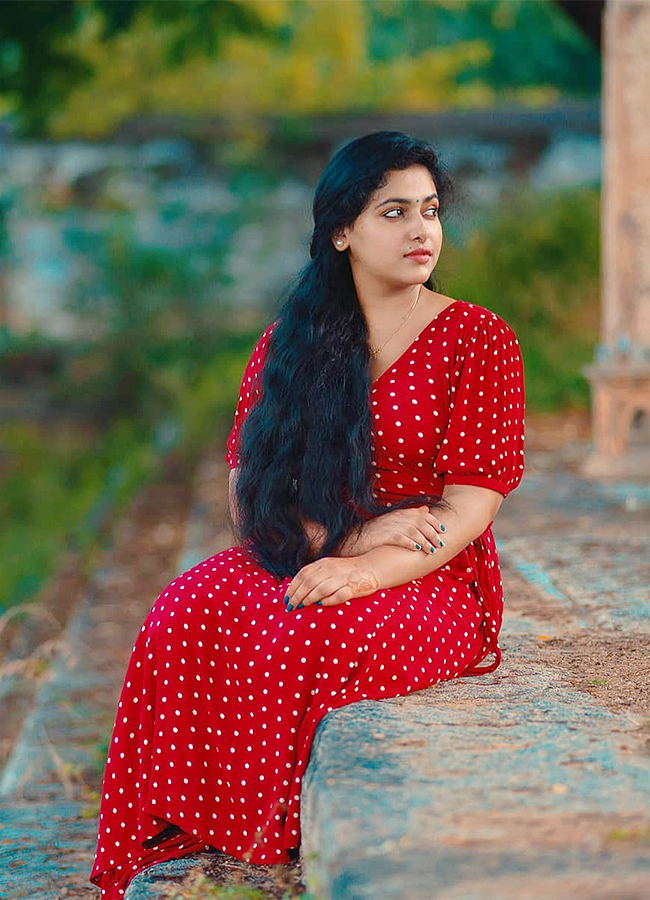 Actress_20Anu_20Sithara_20HD_20Images-25.jpg 24
