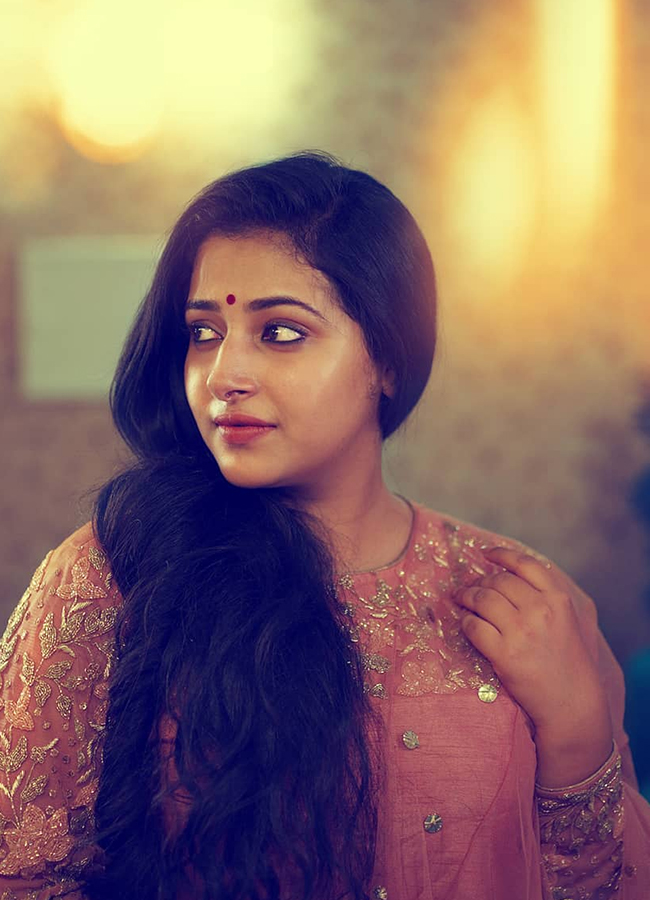 Actress_20Anu_20Sithara_20HD_20Images-27.jpg 26