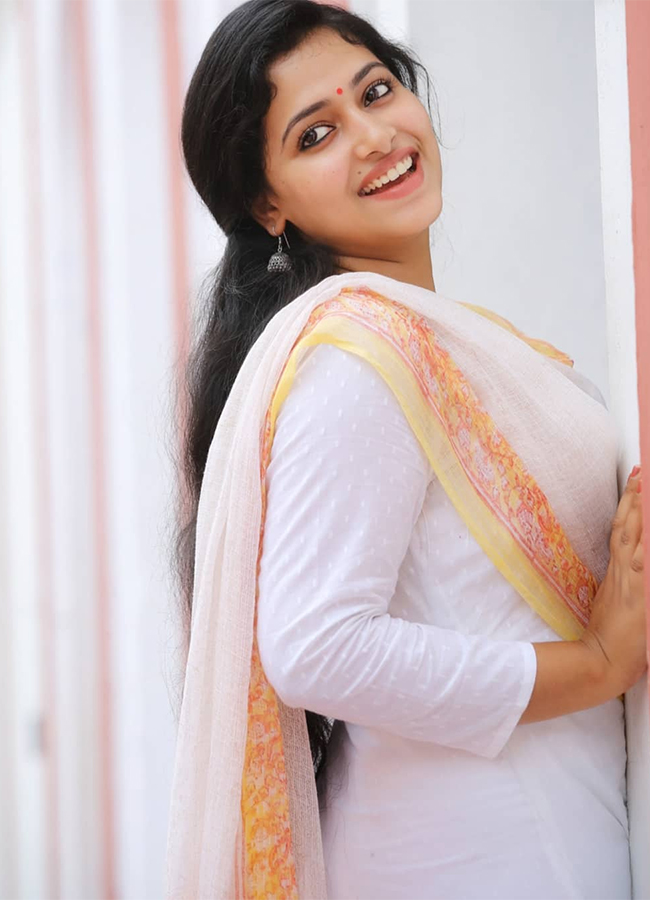 Actress_20Anu_20Sithara_20HD_20Images-30.jpg 28