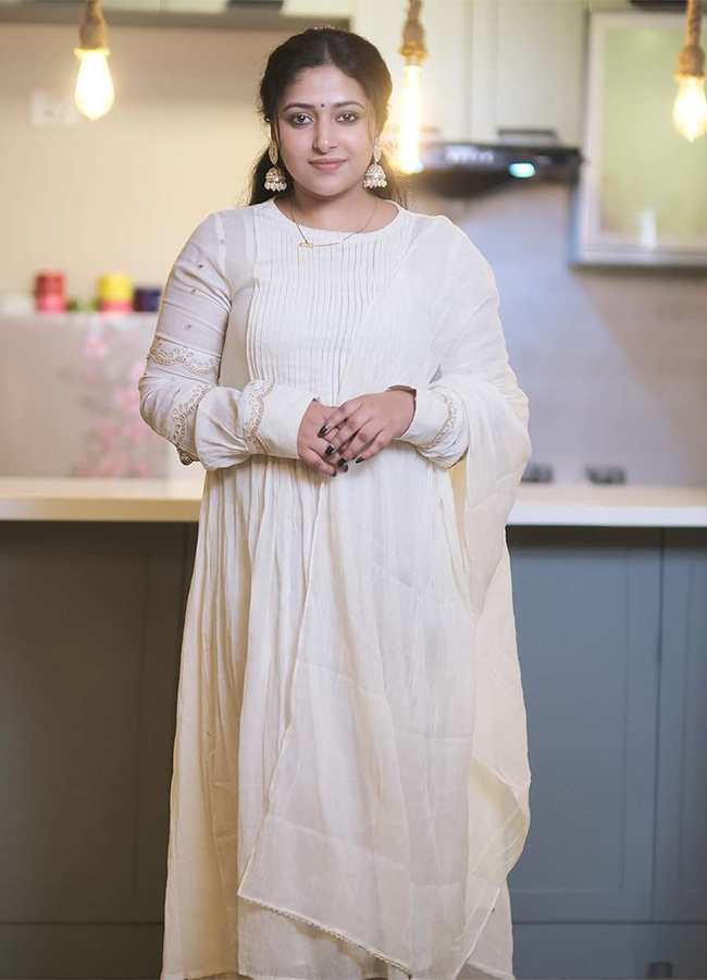 Actress_20Anu_20Sithara_20HD_20Images-7.jpg 7