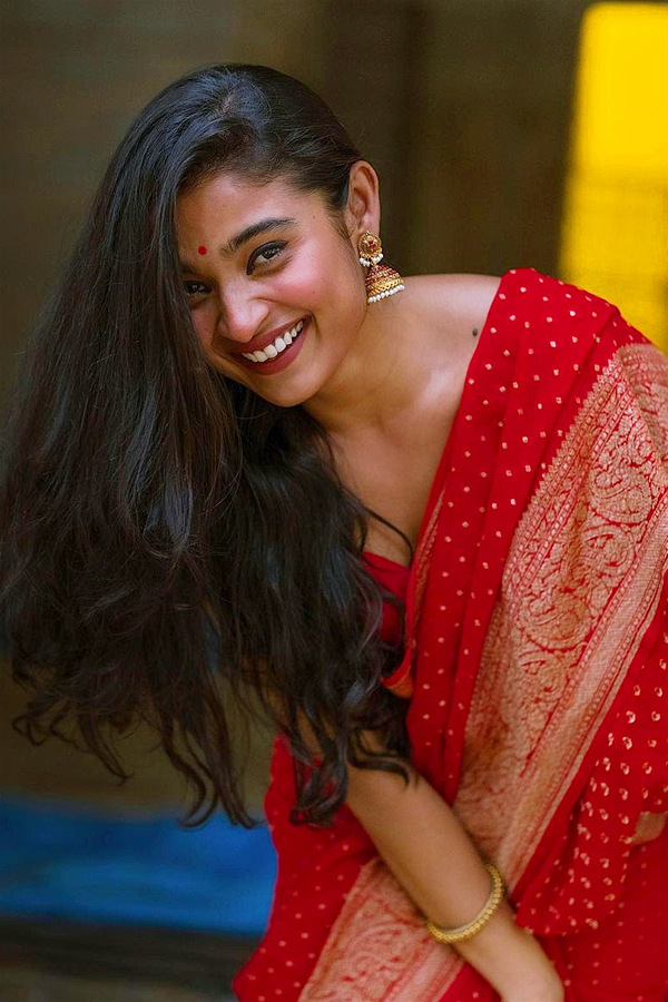 Chaithra_20J_20Achar_20Latest_20Stunning_20Photos_1.jpg 2
