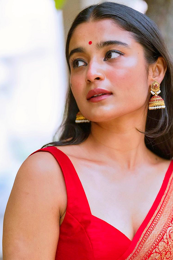 Chaithra_20J_20Achar_20Latest_20Stunning_20Photos_7.jpg 8