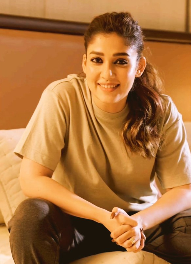 Actress_20Nayanthara_20Happy_20Birthday_20Pics-12.jpg 11