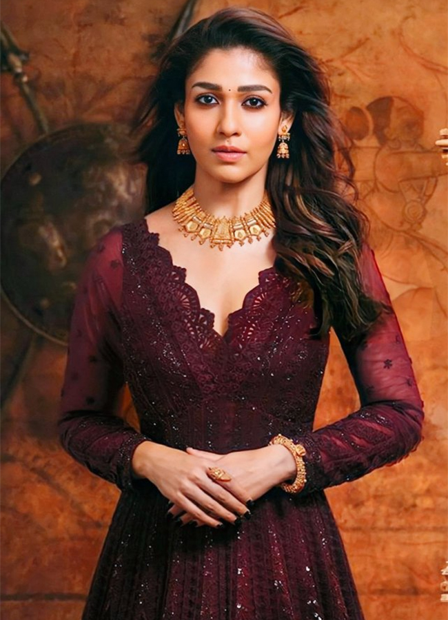 Actress_20Nayanthara_20Happy_20Birthday_20Pics-15.jpg 14