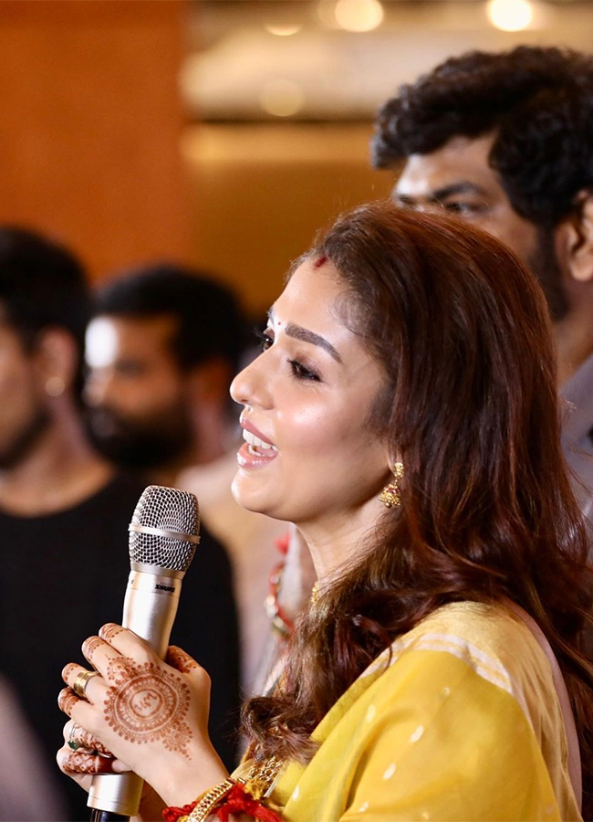 Actress_20Nayanthara_20Happy_20Birthday_20Pics-6.jpg 6