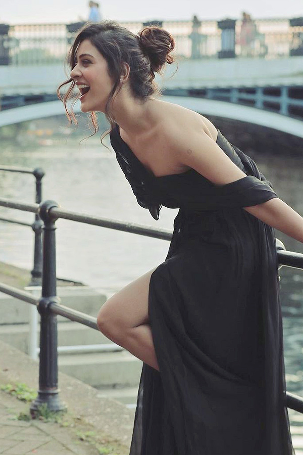 Payal_20Rajput_20Latest_20Stunning_20PHotos_10.jpg 11