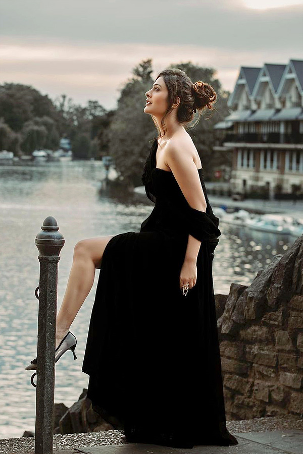 Payal_20Rajput_20Latest_20Stunning_20PHotos_11.jpg 12