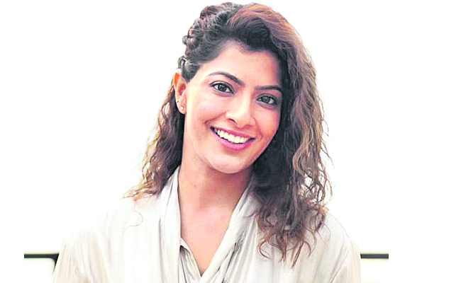 varalakshmi_20sharathkumar.jpg