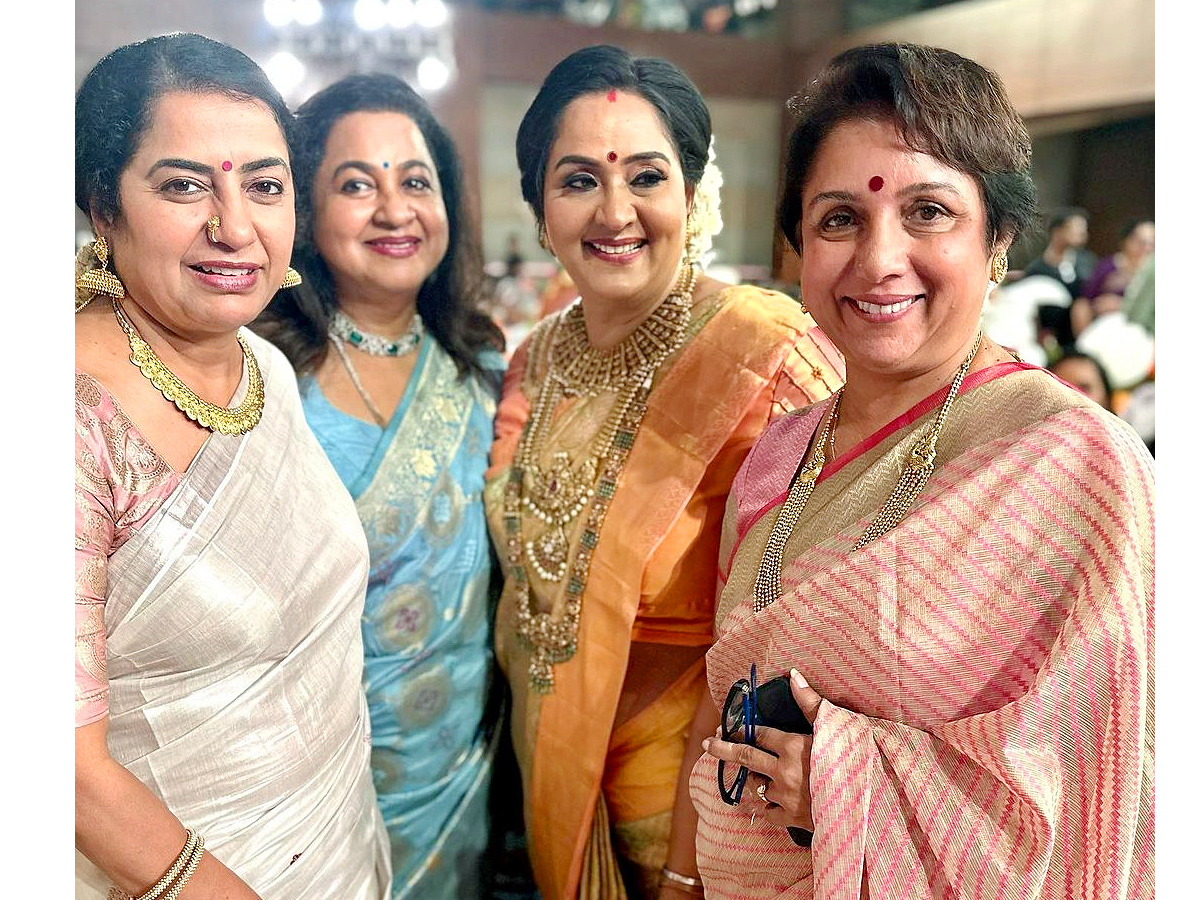 Actress_20Karthika_20Nair_20Wedding_20PHotos_18.jpg 17