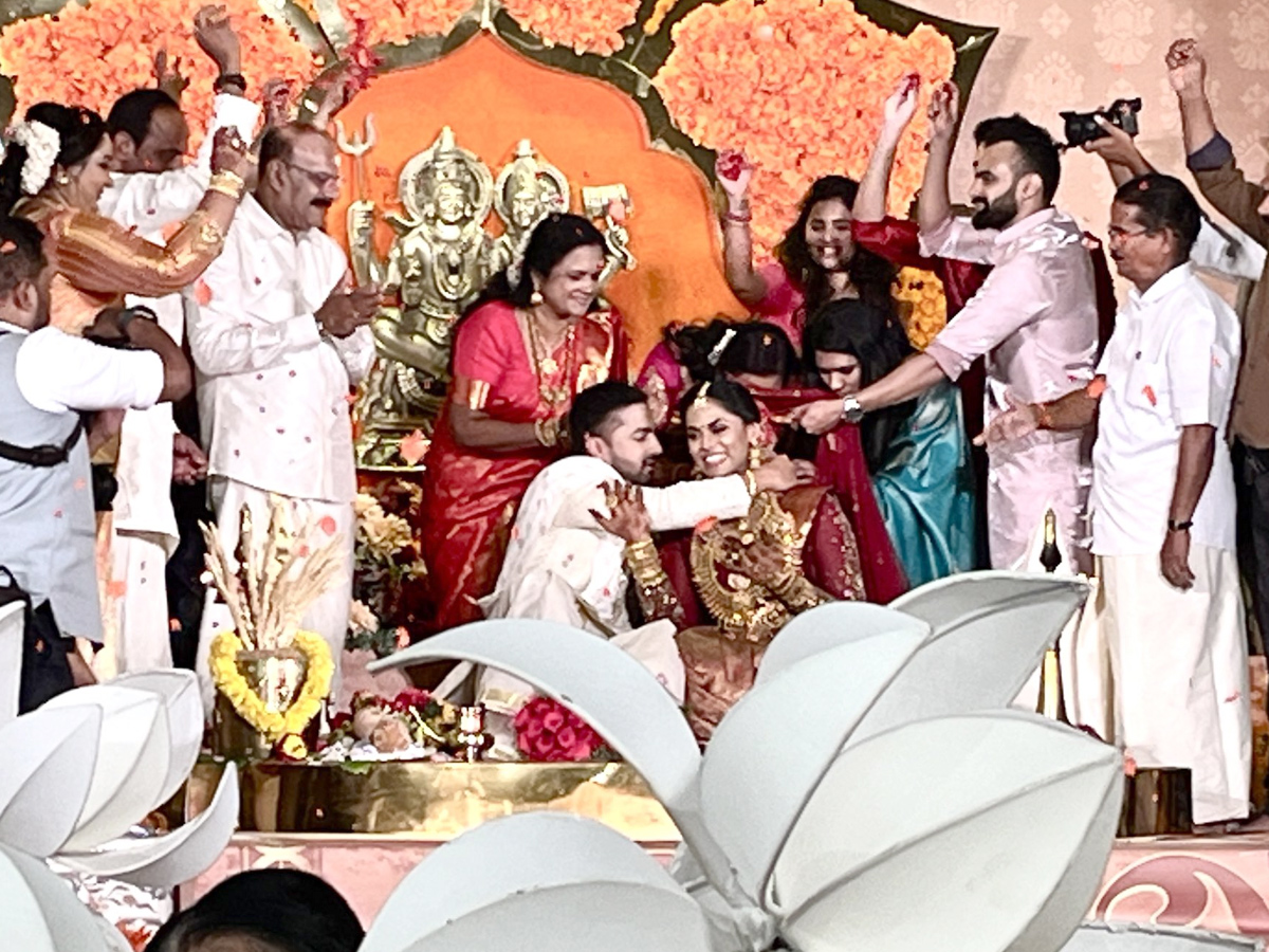 Actress_20Karthika_20Nair_20Wedding_20PHotos_4.jpg 4