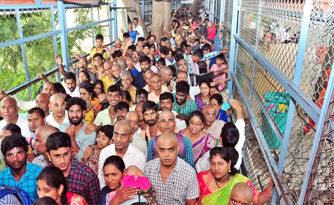 Devotees-Tirumala.jpg