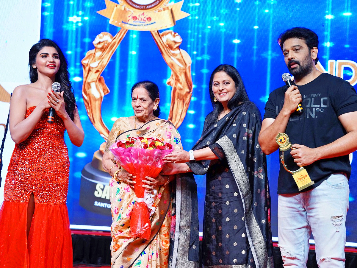 Santosham_20OTT_20Awards_20Photos_22.jpg 23