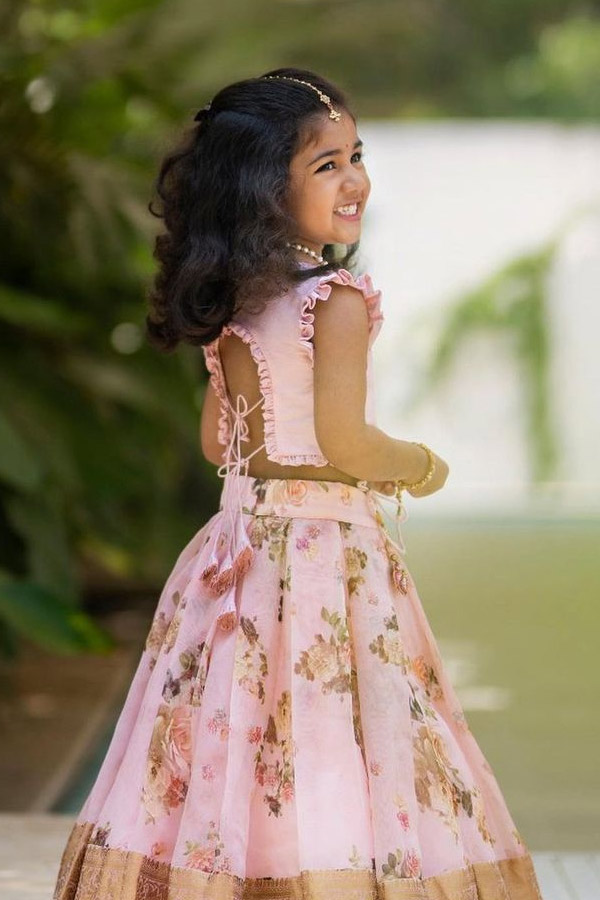 Allu_20Arjun_20wishes_20daughter_20Arha_20on_20birthday_20with_20new_20pics_18.jpg 20