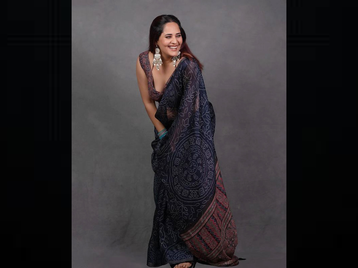 Anasuya-Bharadwaj-Latest-saree-pics.jpg 9