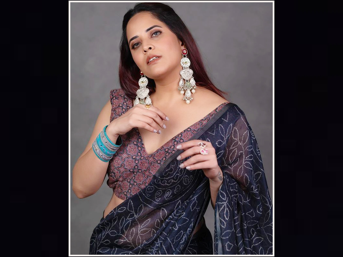 Anasuya-Bharadwaj-Stunning-looks.jpg 1