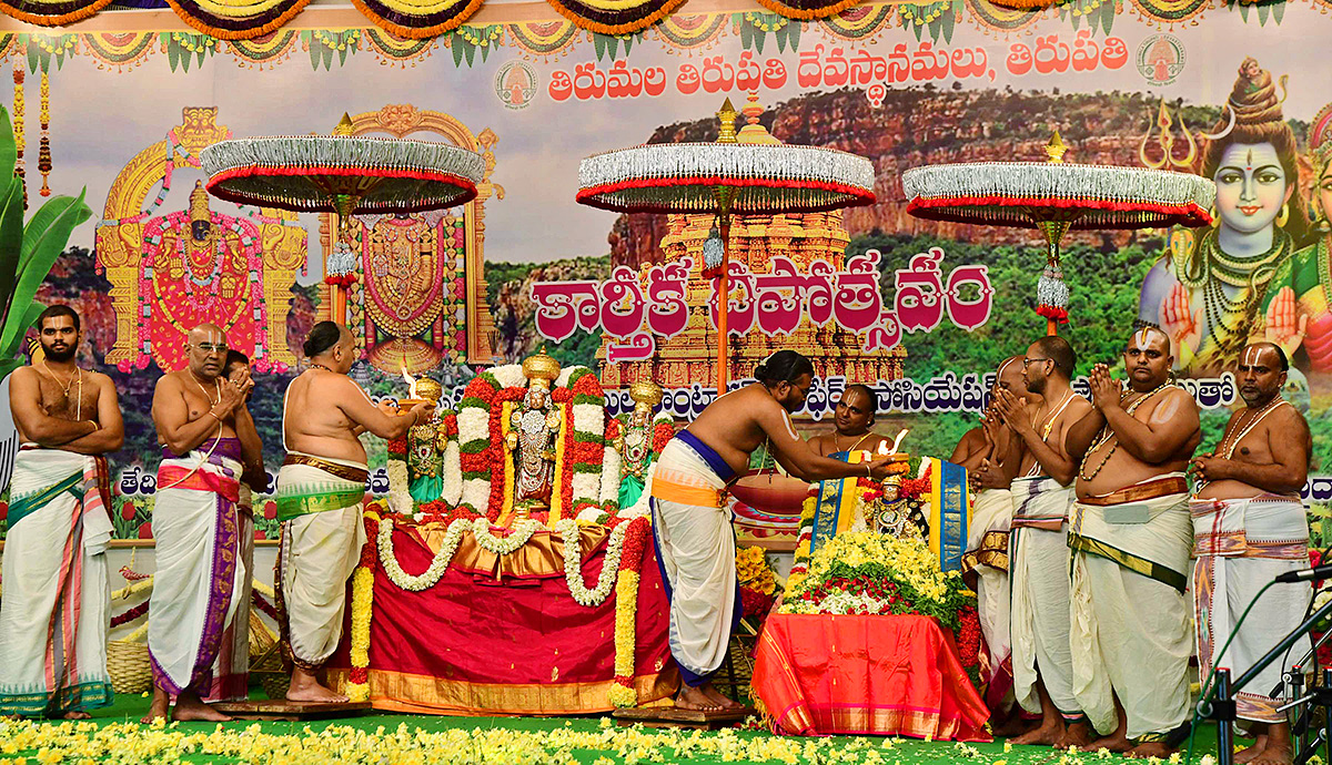 Karthika_20Deepotsavam_20In_20Tirupati_20Photos-10.jpg 10