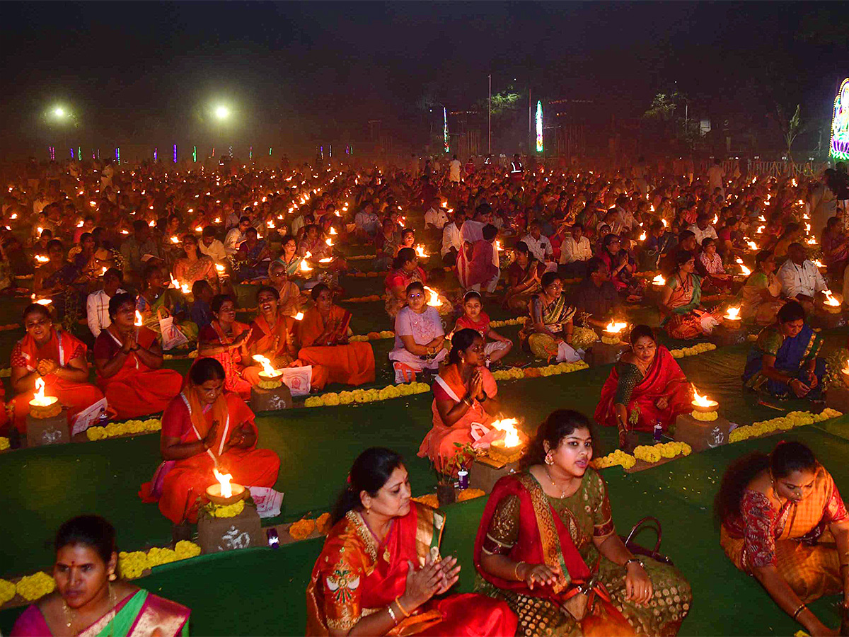 Karthika_20Deepotsavam_20In_20Tirupati_20Photos-23.jpg 22