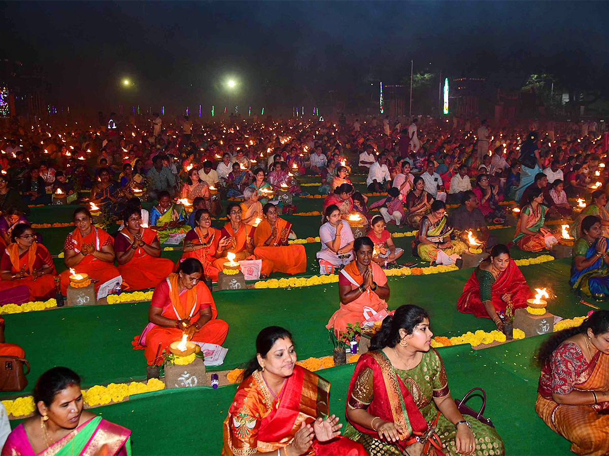 Karthika_20Deepotsavam_20In_20Tirupati_20Photos-24.jpg 23