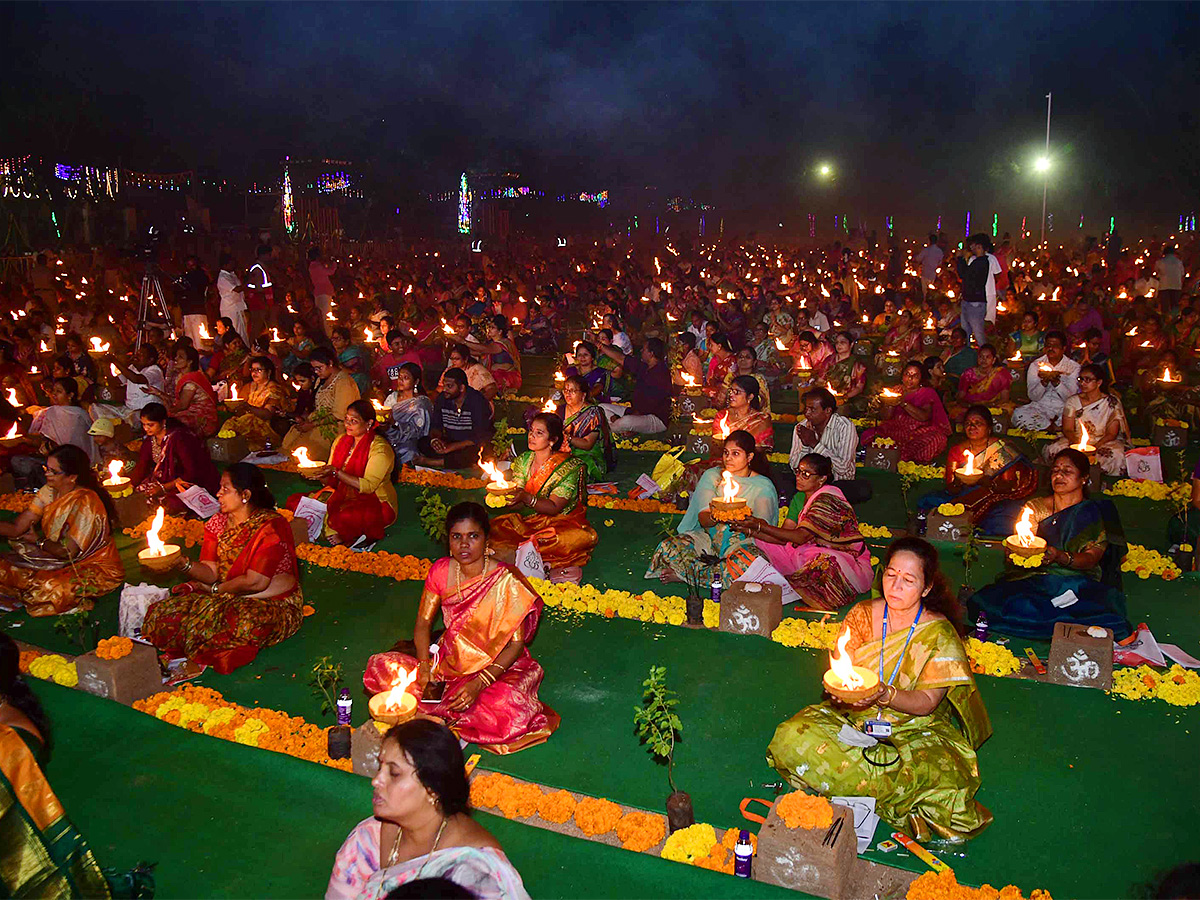 Karthika_20Deepotsavam_20In_20Tirupati_20Photos-25.jpg 24